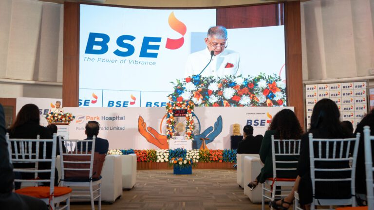 Read more about the article From Conferences to IPOs: How Corporate Photography Shapes Brand Memory